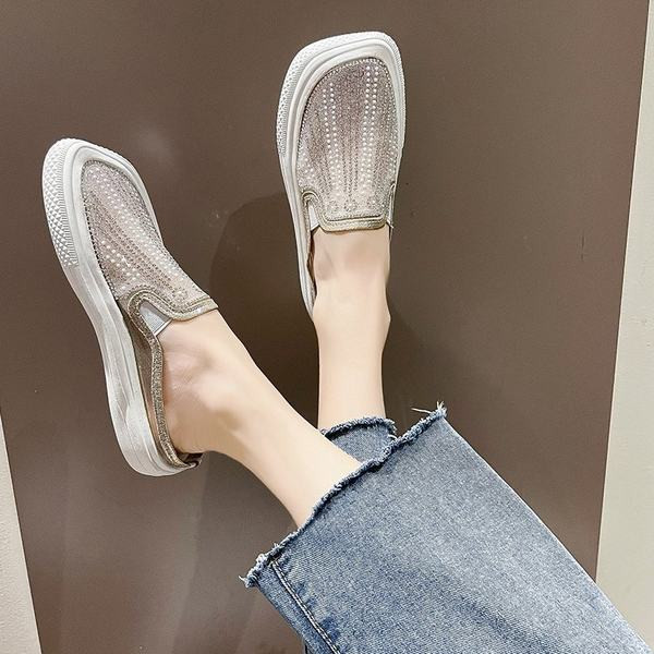 Γυναικείες παντόφλες με διακοσμητικές πέτρες και επίπεδη σόλα - δύο χρώματα