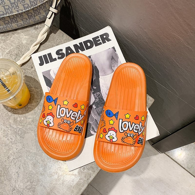 Παντόφλες casual γυναικείες με επίπεδη σόλα και πολύχρωμο απλικέ