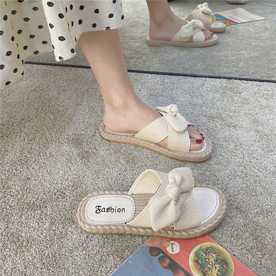 Νέο μοντέλο γυναικείες παντόφλες με επίπεδη σόλα σε μπεζ χρώμα