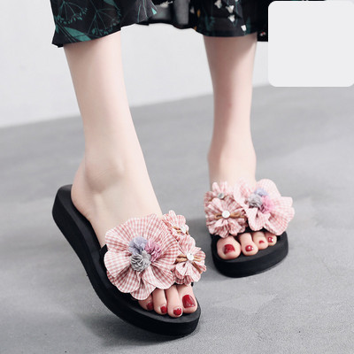 Papuci antiderapanti de dama decorati cu flori