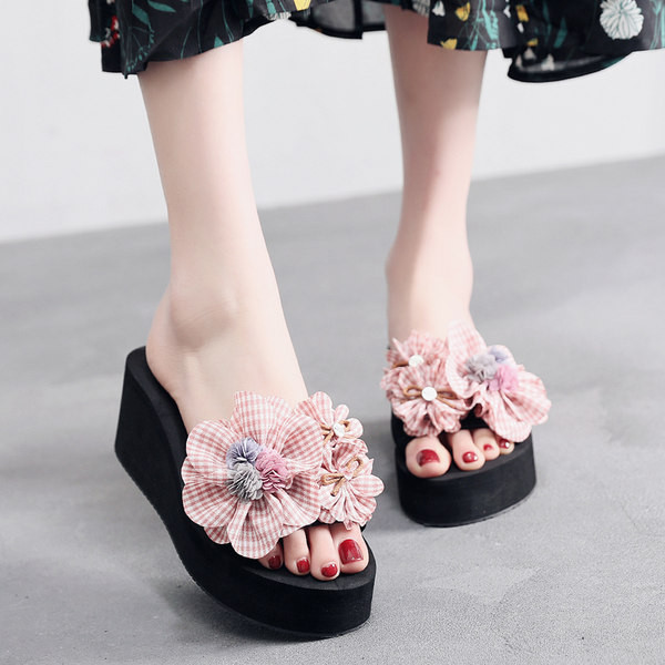 Papuci antiderapanti de dama decorati cu flori