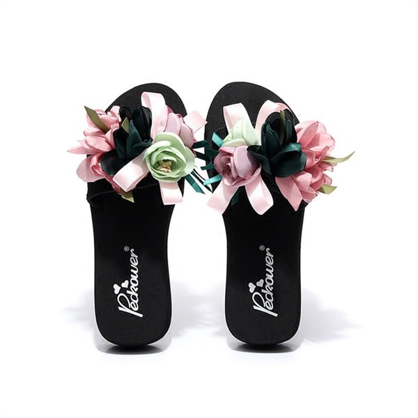 Papuci moderni de dama cu flori si talpa plata