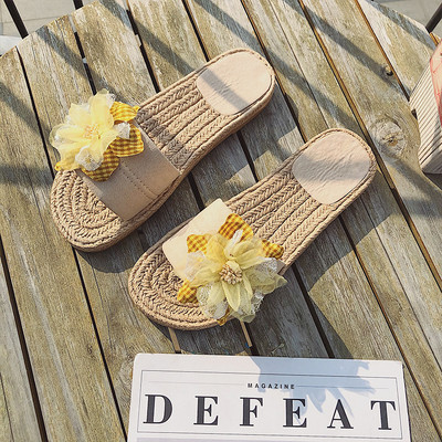 Παντόφλες casual γυναικείες με στοιχείο 3D - επίπεδη σόλα