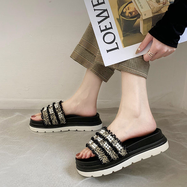 Papuci de dama cu platforma si bretele textile cu perle