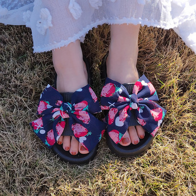 Παντόφλες casual με κορδέλα και επίπεδη σόλα