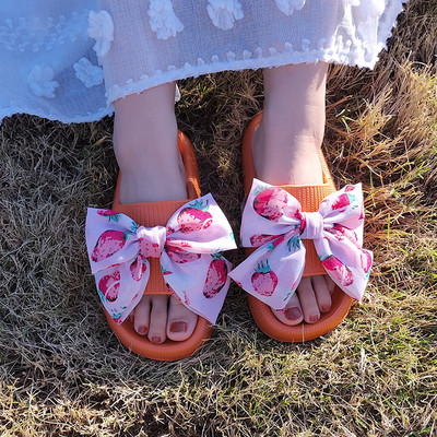 Παντόφλες casual με κορδέλα και επίπεδη σόλα