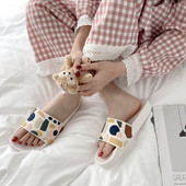 Νέο μοντέλο γυναικείες παντόφλες σιλικόνης με γεωμετρικά σχήματα