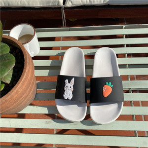 Νέο μοντέλο γυναικείες παντόφλες σιλικόνης με γεωμετρικά σχήματα