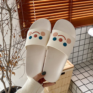 Νέο μοντέλο γυναικείες παντόφλες σιλικόνης με γεωμετρικά σχήματα