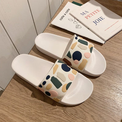Νέο μοντέλο γυναικείες παντόφλες σιλικόνης με γεωμετρικά σχήματα