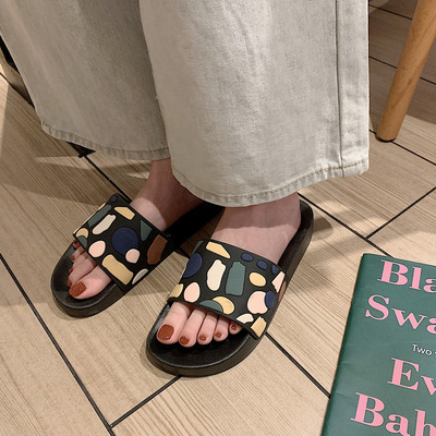 Νέο μοντέλο γυναικείες παντόφλες σιλικόνης με γεωμετρικά σχήματα