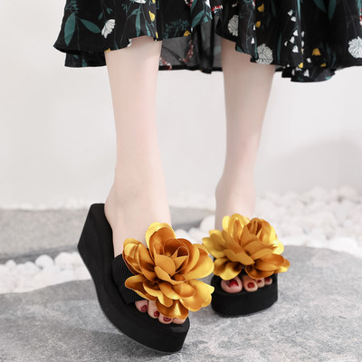 Sieviešu čības ar augstu platformu un 3D apdari