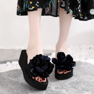 Sieviešu čības ar augstu platformu un 3D apdari