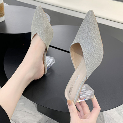 Νέο μοντέλο μυτερές παντόφλες με γυαλιστερά σωματίδια και διάφανό τακούνι