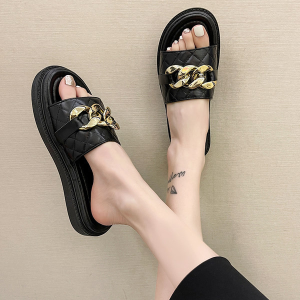 Papuci casual din piele cu decor de lant metalic