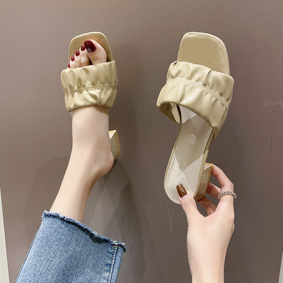 Γυναικείες παντόφλες από faux δέρμα με χαμηλό τακούνι