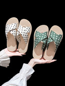 Sieviešu ikdienas čības ar plakanām zolēm