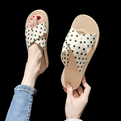 Sieviešu ikdienas čības ar plakanām zolēm