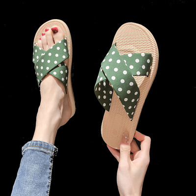 Sieviešu ikdienas čības ar plakanām zolēm