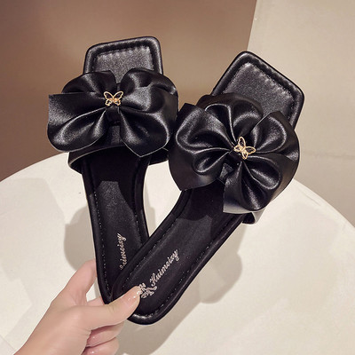 Papuci de dama moderni din piele cu panglica