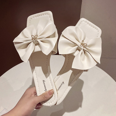 Papuci de dama moderni din piele cu panglica