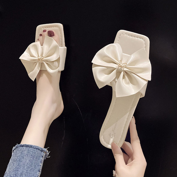 Papuci de dama moderni din piele cu panglica