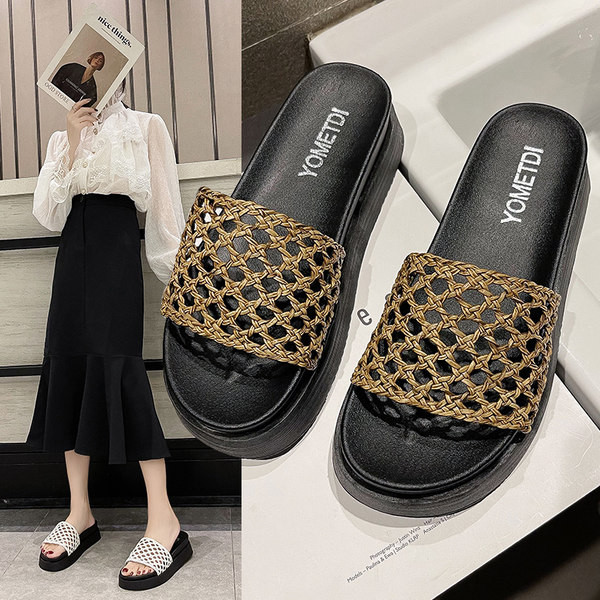 Papuci moderni de dama cu platforma de 4 cm in trei culori