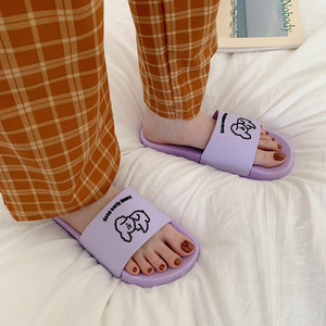 Νέο μοντέλο παντόφλες casual με εφαρμογή 3D