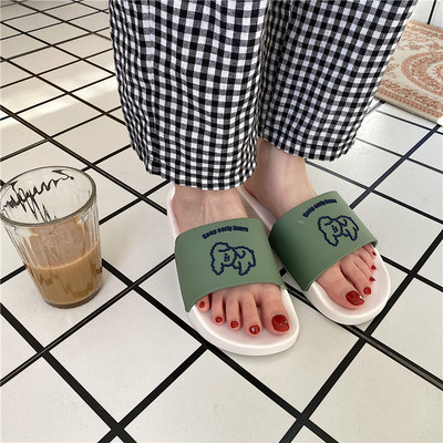 Νέο μοντέλο παντόφλες casual με εφαρμογή 3D