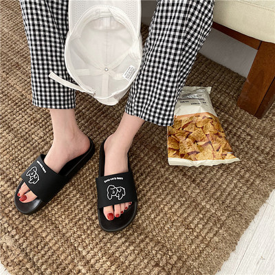 Νέο μοντέλο παντόφλες casual με εφαρμογή 3D