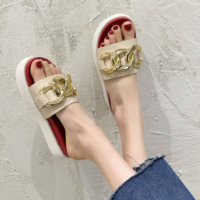 Papuci de damă cu lanț metalic și talpă plată