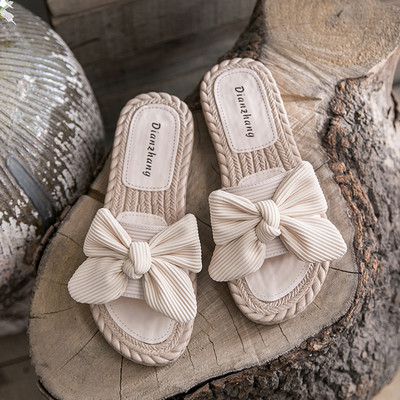 Γυναικείες μοντέρνες παντόφλες με κορδέλα και επίπεδη σόλα - σε τρία χρώματα