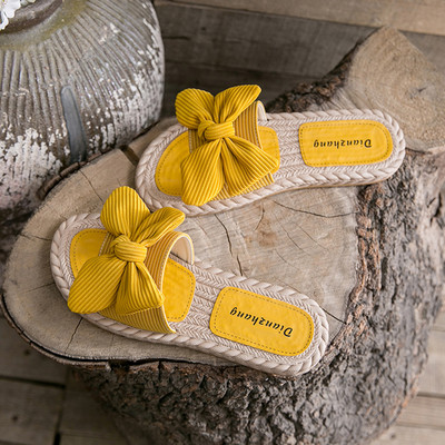 Γυναικείες μοντέρνες παντόφλες με κορδέλα και επίπεδη σόλα - σε τρία χρώματα