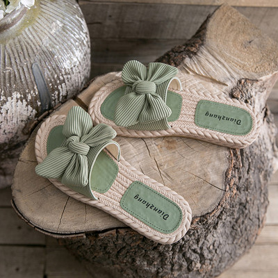 Γυναικείες μοντέρνες παντόφλες με κορδέλα και επίπεδη σόλα - σε τρία χρώματα