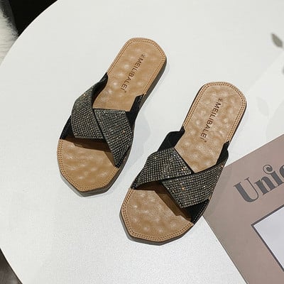 Sieviešu ikdienas čības ar dekoratīviem akmeņiem