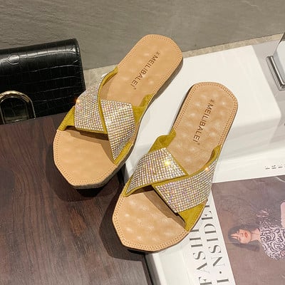 Sieviešu ikdienas čības ar dekoratīviem akmeņiem