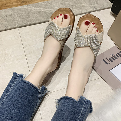 Sieviešu ikdienas čības ar dekoratīviem akmeņiem