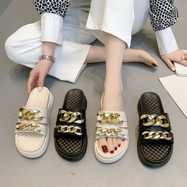 Papuci casual de dama cu decor metalic alb-negru