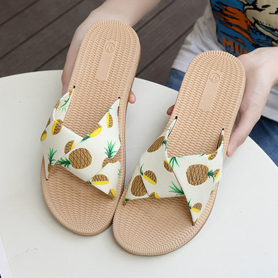 Nou model de papuci de vara cu bretele incrucisate din material textil