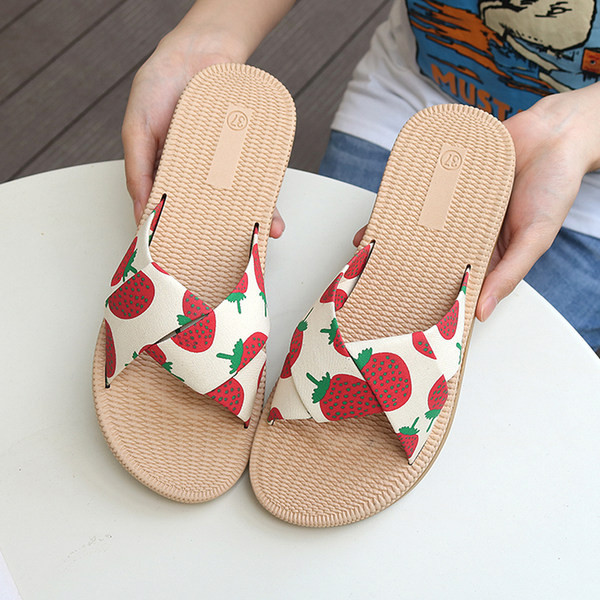 Nou model de papuci de vara cu bretele incrucisate din material textil