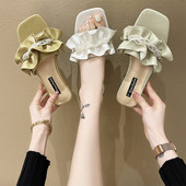 Papuci de dama actuali cu perle si bucle