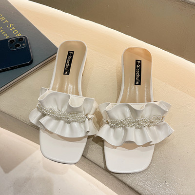 Papuci de dama actuali cu perle si bucle