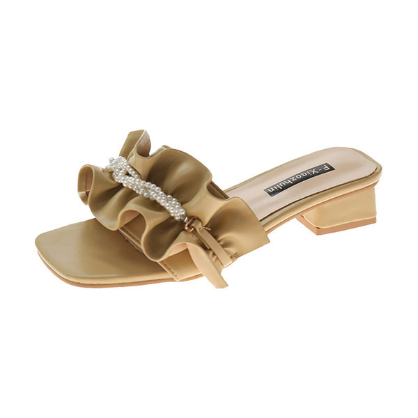 Papuci de dama actuali cu perle si bucle