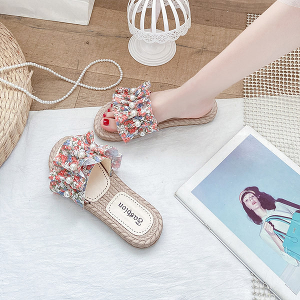 Papuci de dama actuali cu perle