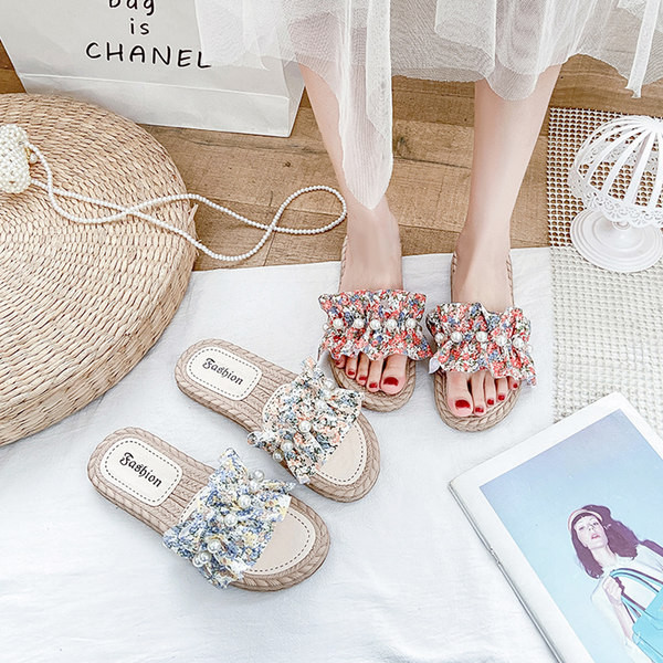 Papuci de dama actuali cu perle