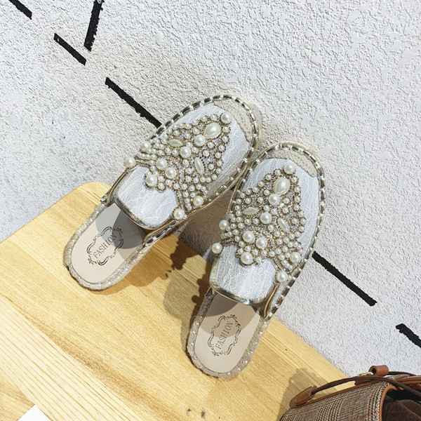 Papuci dama inchisi de primavara cu perle si pietre decorative