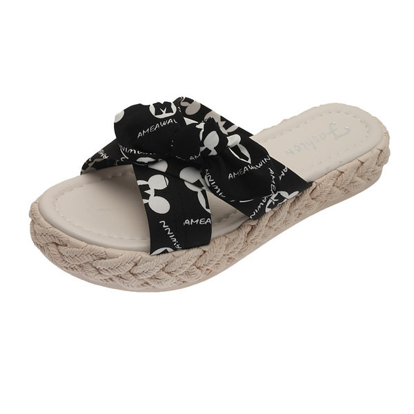 Sieviešu čības ar plakanu zoli divās krāsās