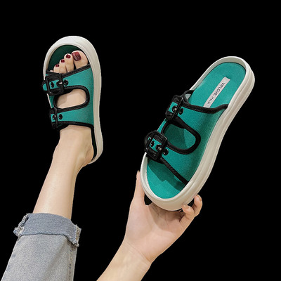 Γυναικείες παντόφλες σε διάφορα χρώματα με αγκράφα