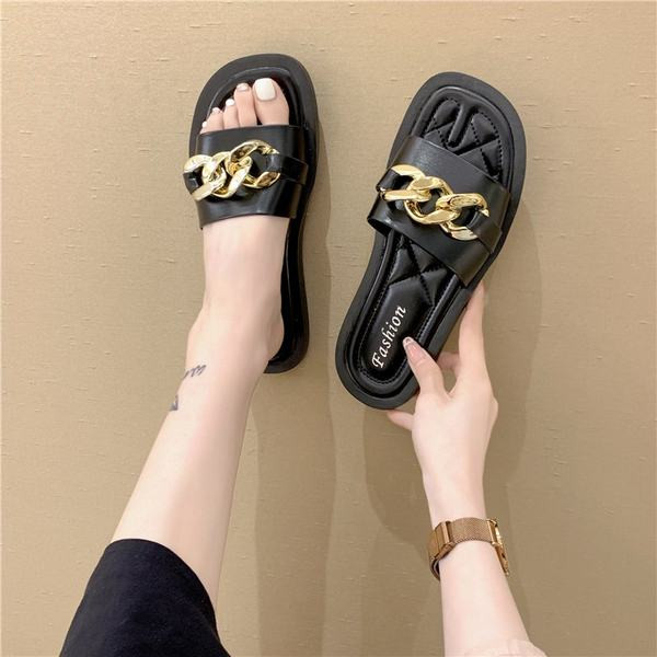 Papuci de dama din piele cu decor metalic