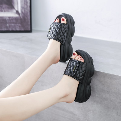 Sieviešu čības ar augstām zolēm un velcro ar uzrakstu